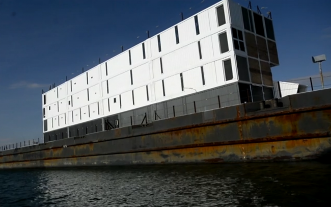 Google_Barge