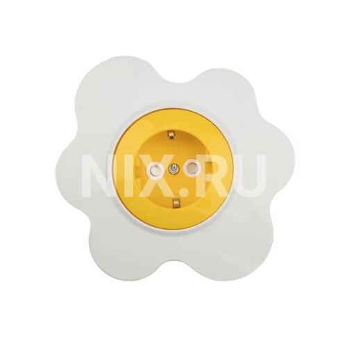 KR-78-0631 Розетка одноместная KRANZ HAPPY Яичница скрытой установки, с заземлением и защитными шторками, желтая/белая